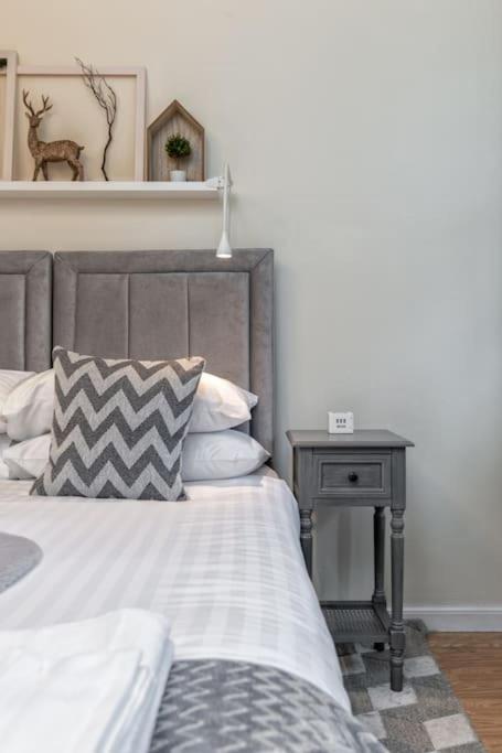 Silver Stone - In The Heart Of Apartment *