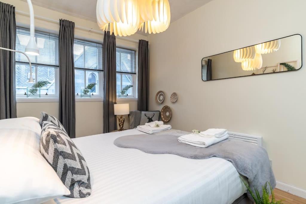 Silver Stone - In The Heart Of Apartment