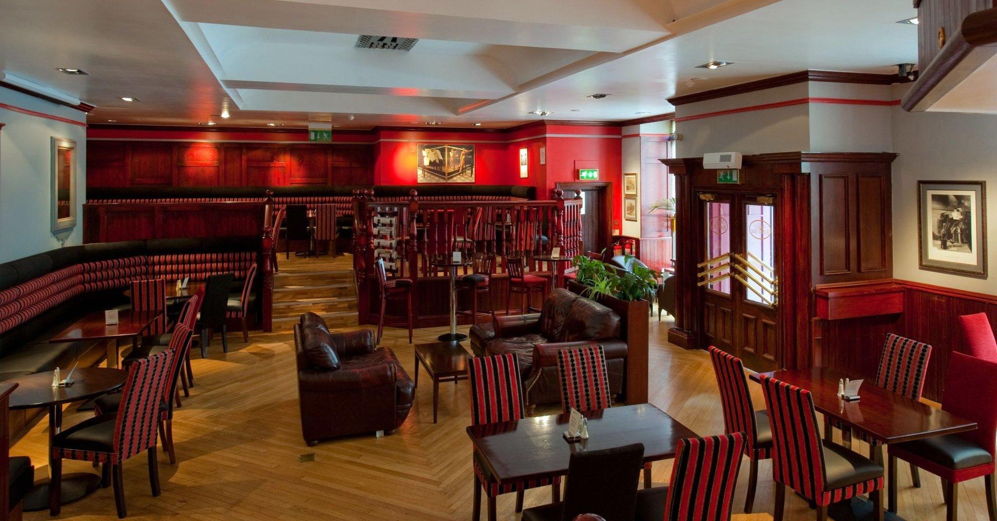 Douglas Hotel