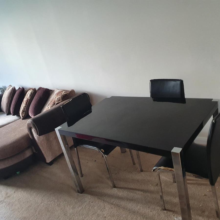 Apartment 2-bedroom Back Hilton Area - Ground Floor, Center *