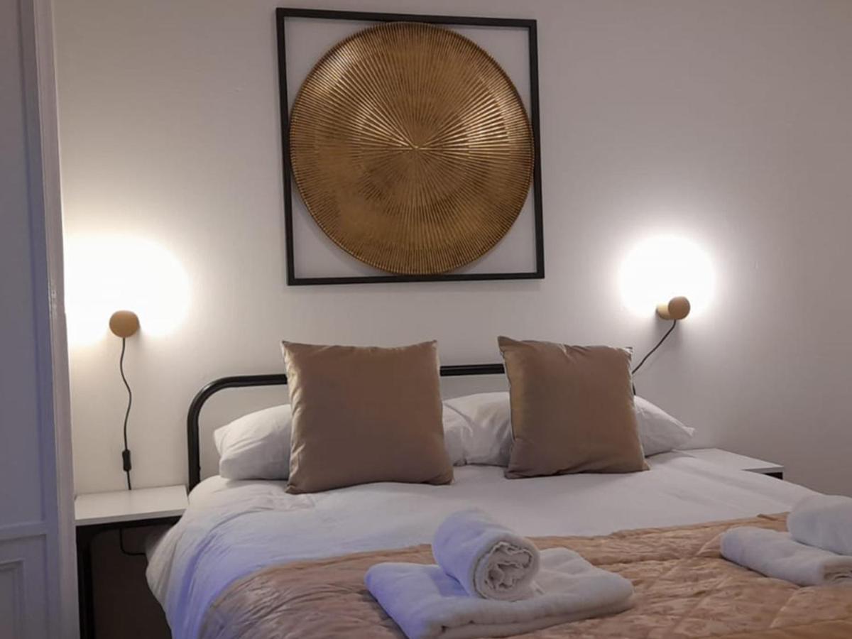 Crown Apartment *