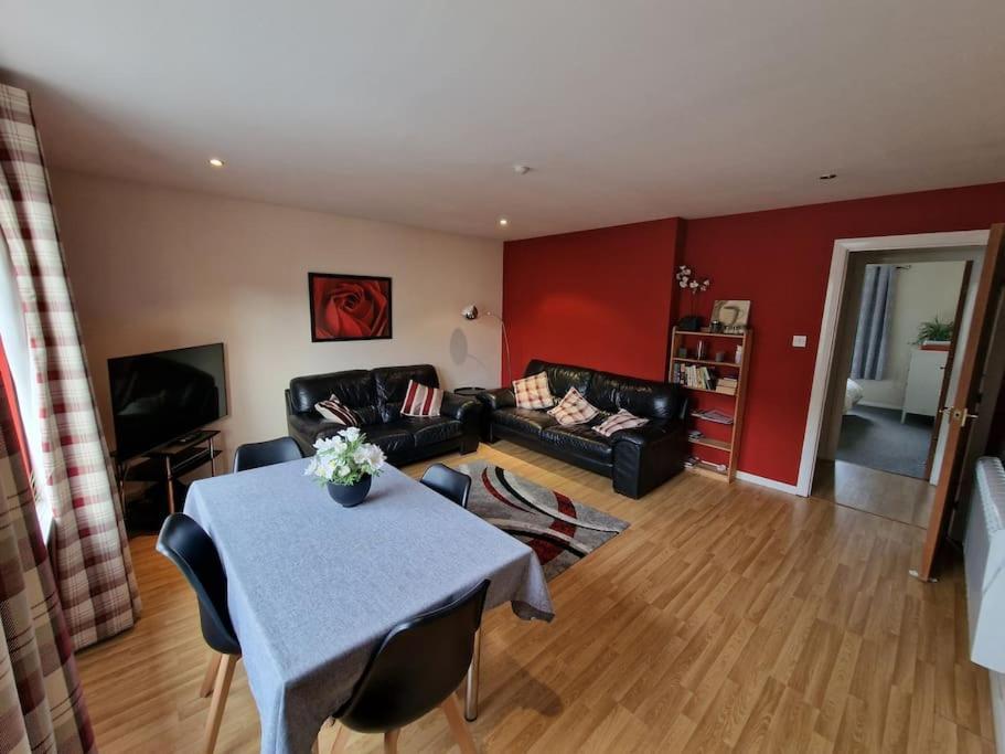 Granite Getaways - Union Skyview * Aberdeen