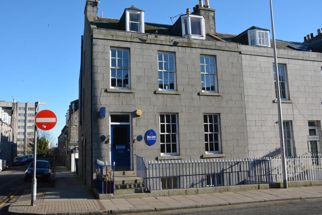 Guest house The Royal Crown