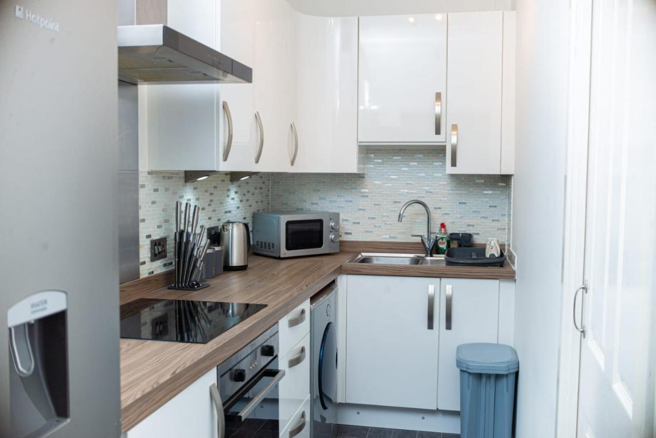 Centre Flat: 2-bedroom With Parking Apartment *