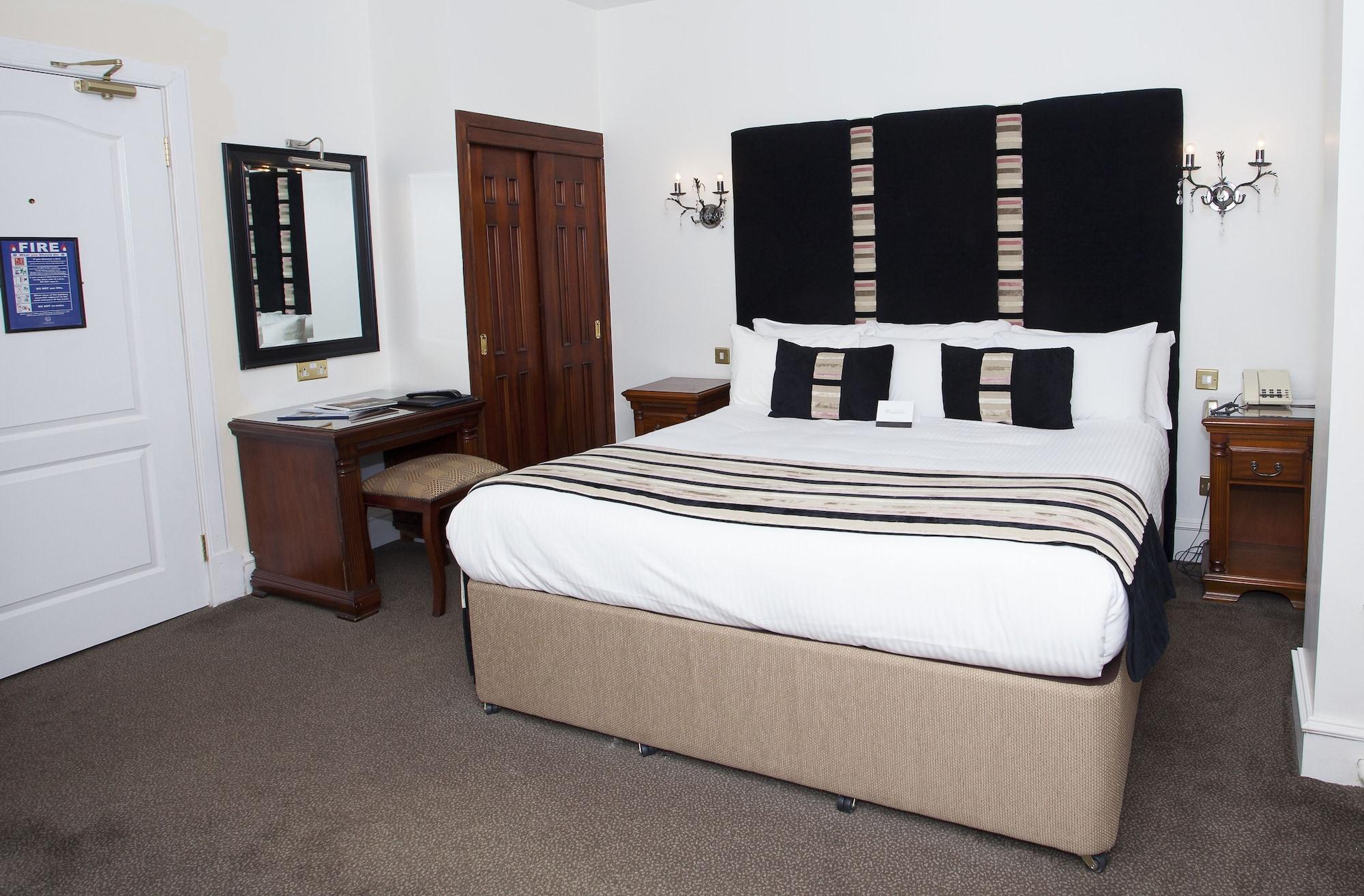 Hotel Douglas 3*