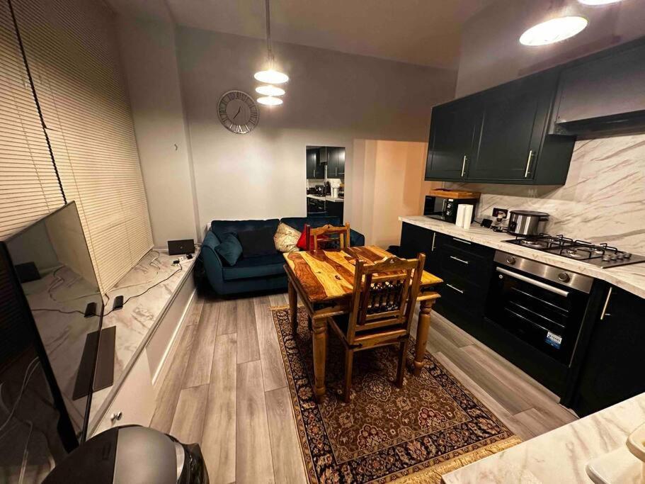 Victoria's Dream Apartment *