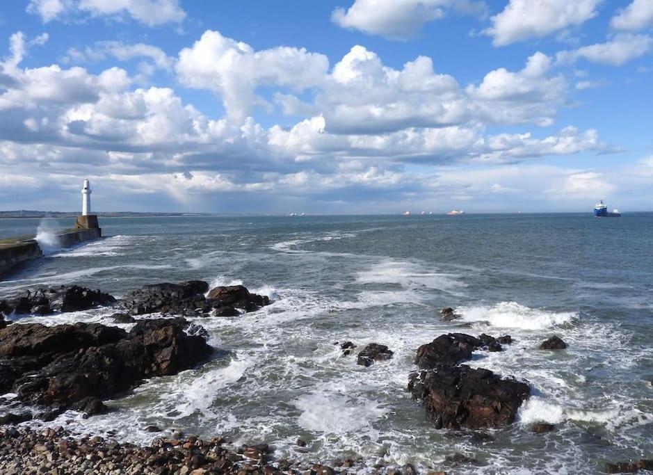 Lighthouse With Hottub Holiday home Aberdeen