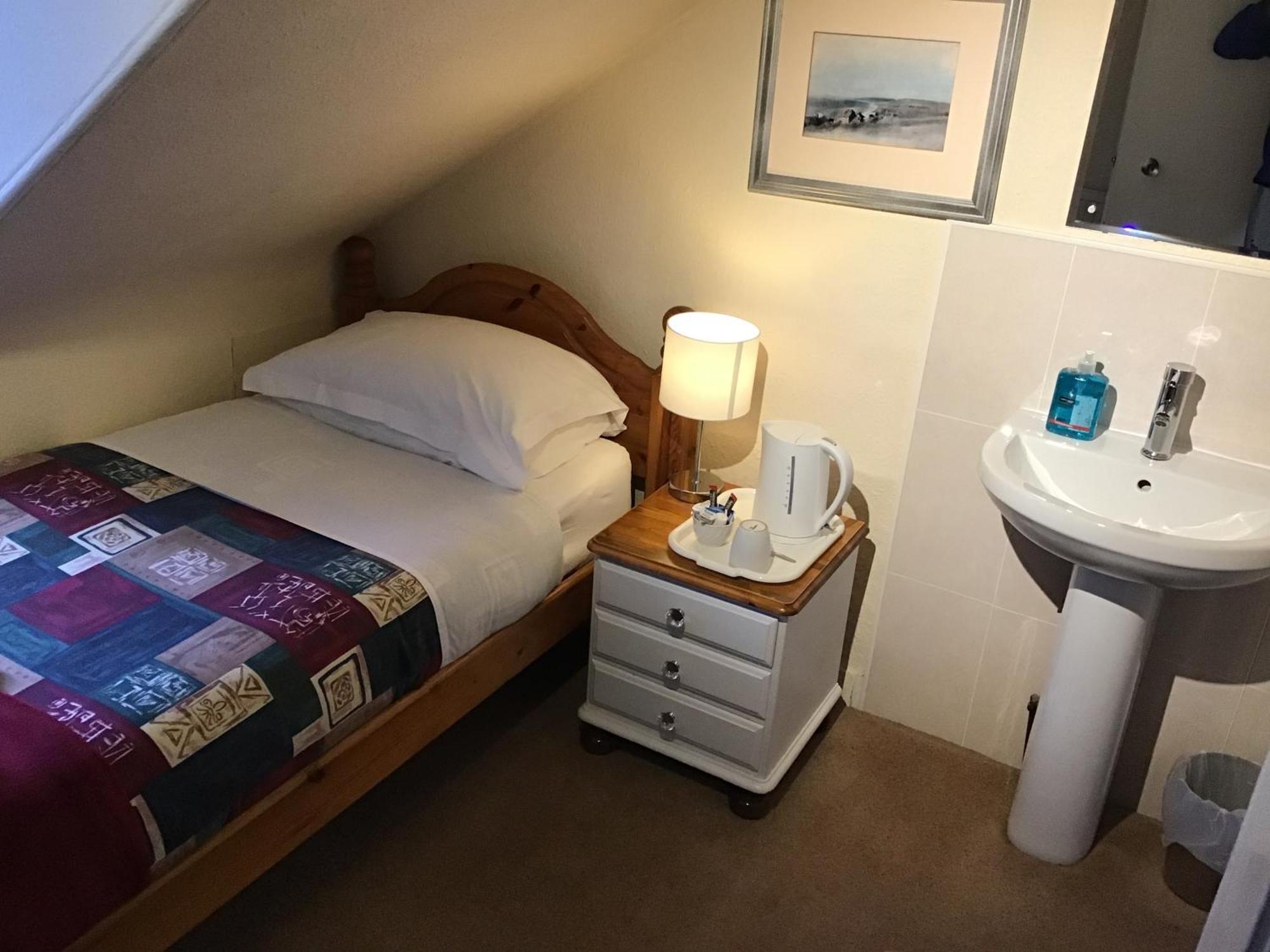 Guest house The Royal Crown