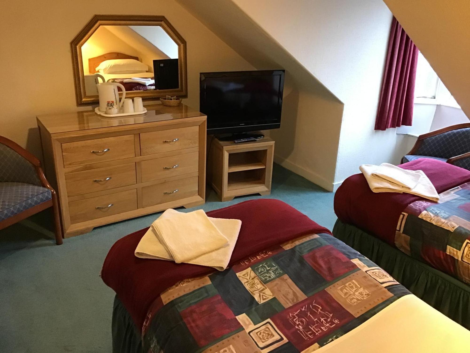 Guest house The Royal Crown
