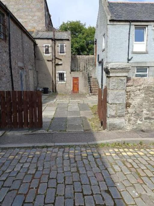 Stylish One Bed Flat With Private Parking Aberdeen