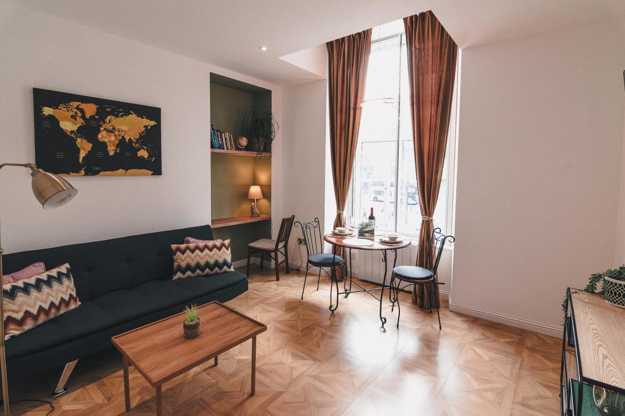 Modern In Centre, Guild Street, Free Wifi *