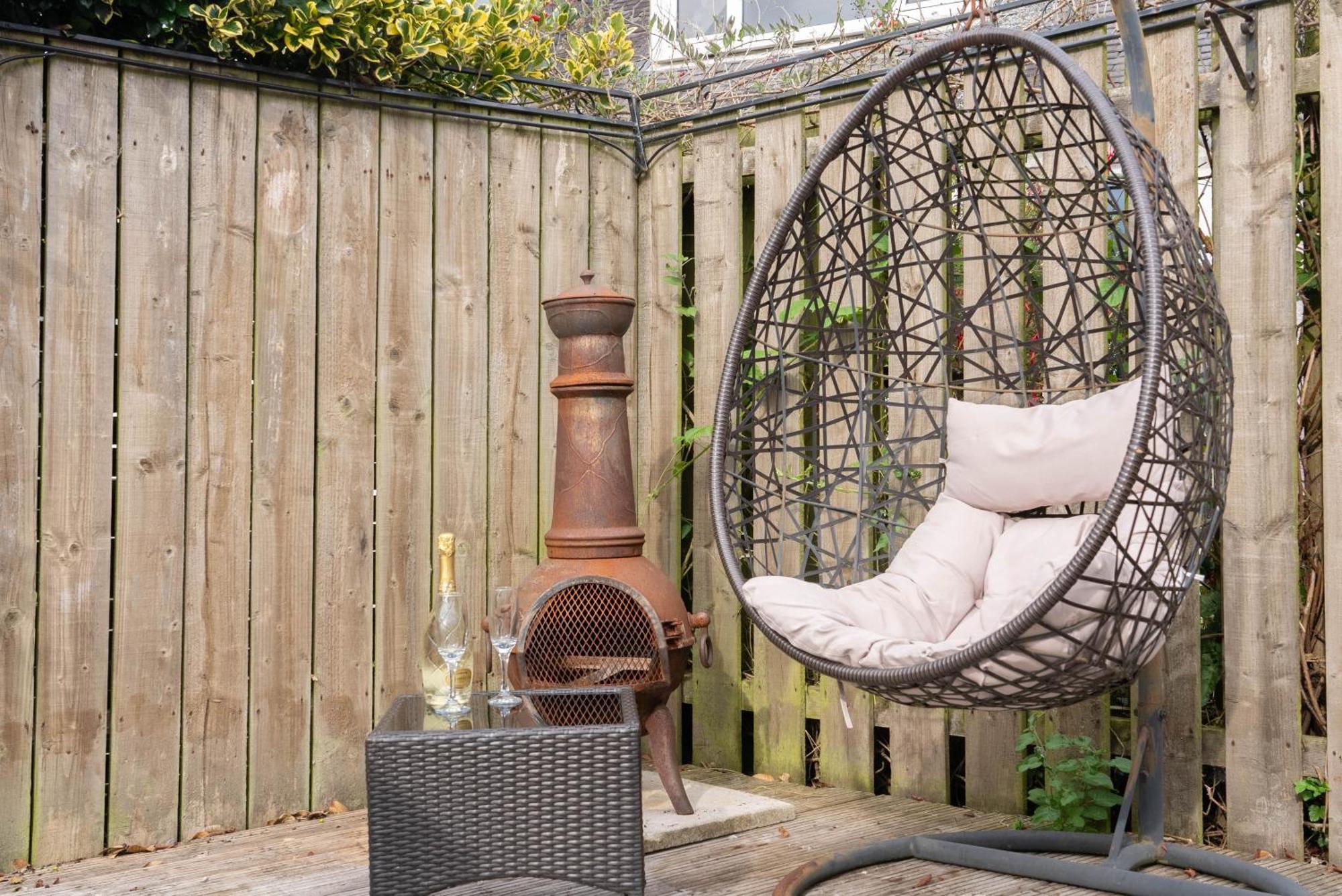 Holiday home Dwellcome Home: 3-bedroom Garden Retreat With Fast Wi-fi *