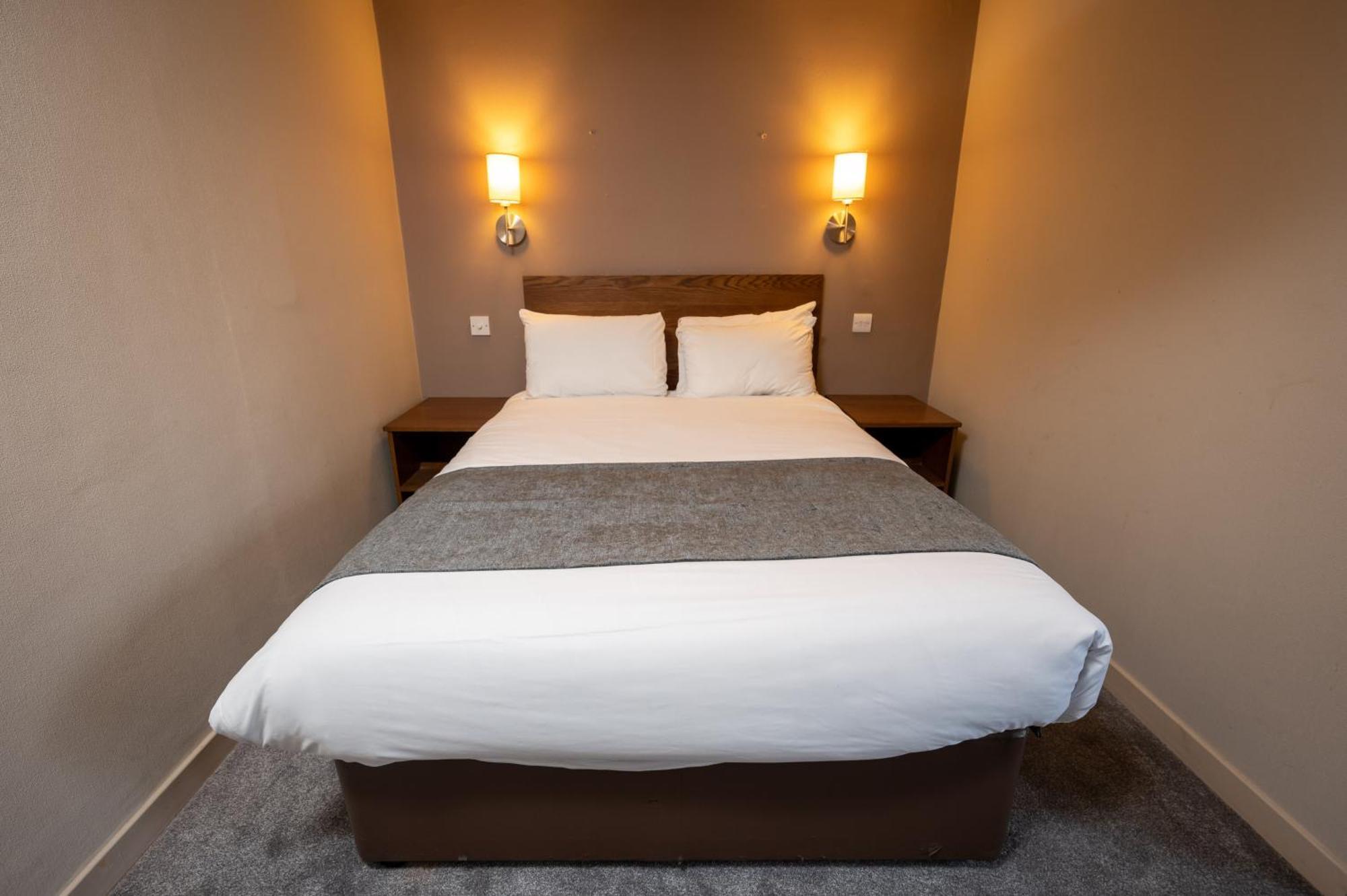 Wellington By Greene King Hotel