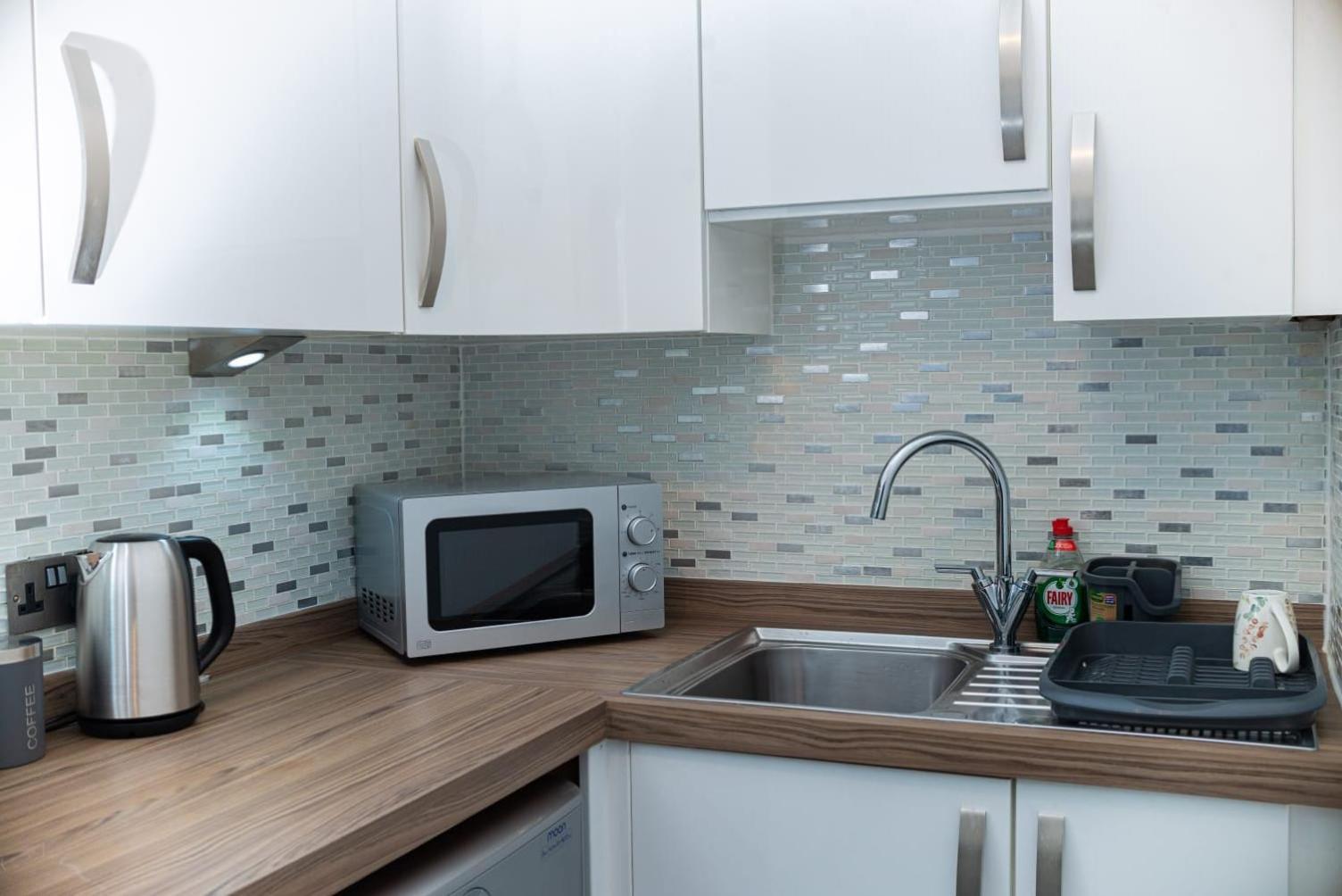 Centre Flat: 2-bedroom With Parking