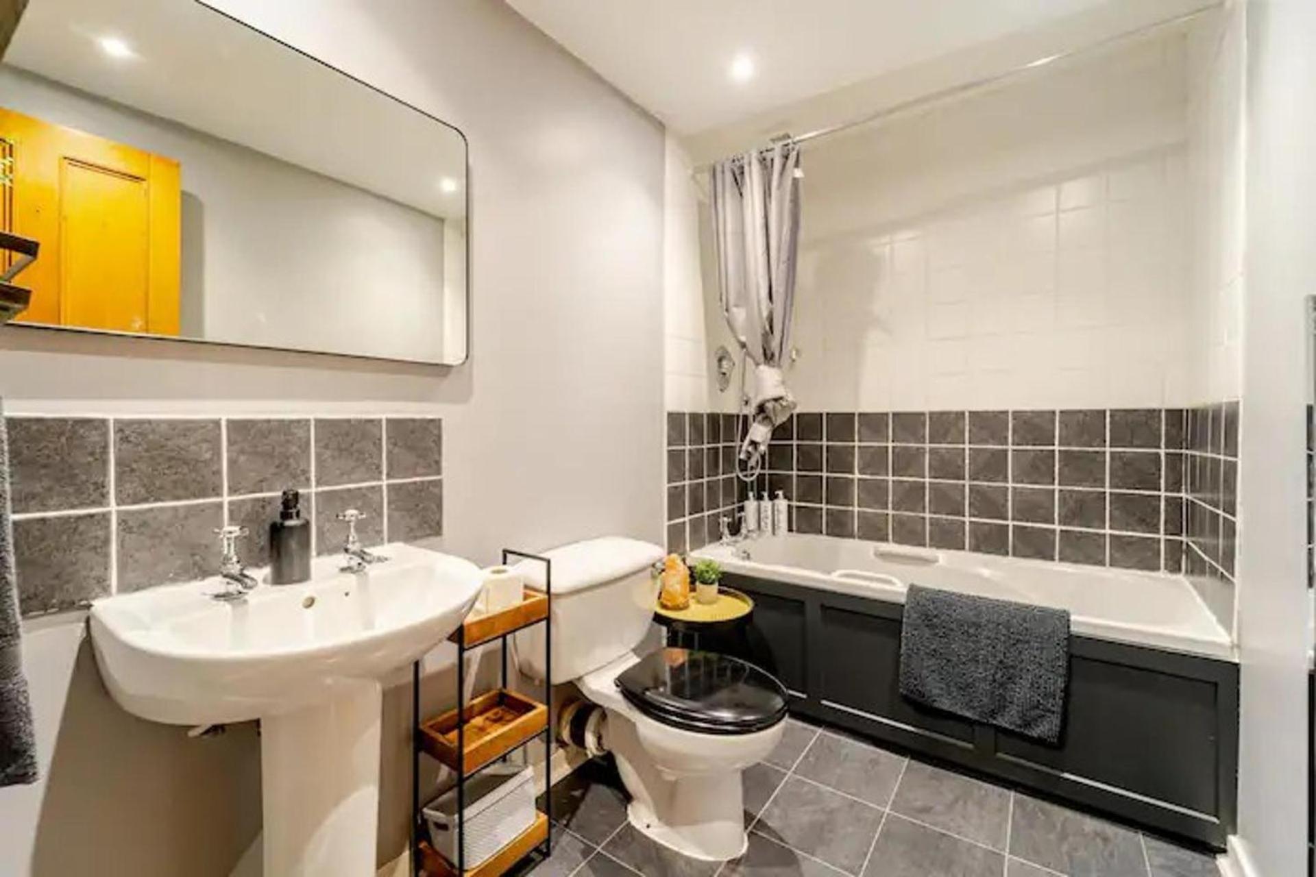 Spacious 1-bed Centre In Aberdeen