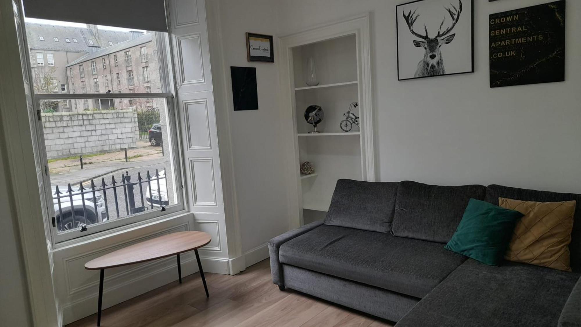 Apartment Crown