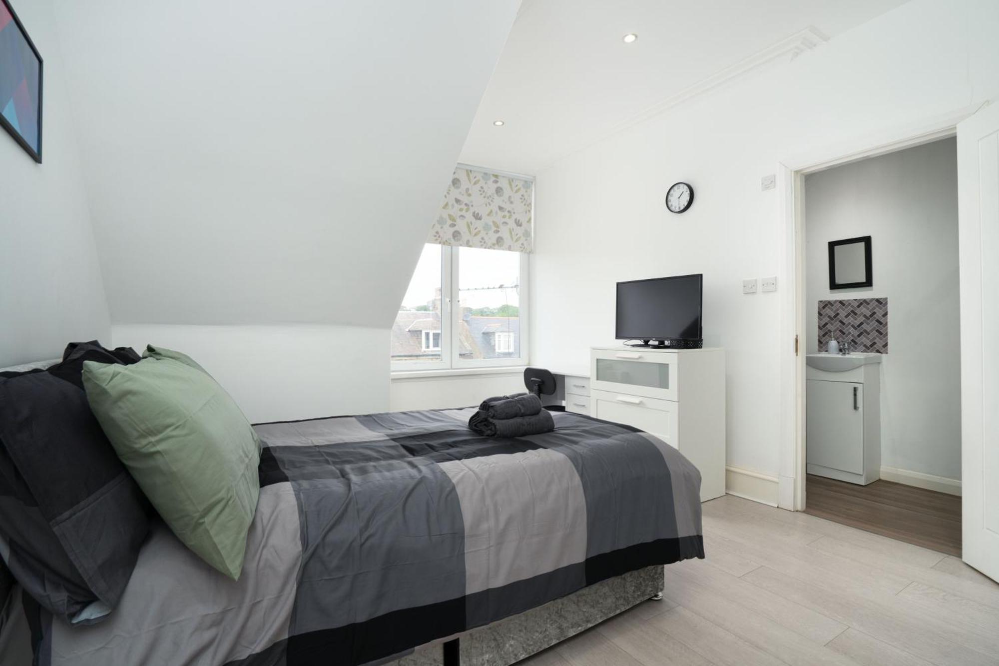 Cosy Fully Equipped 6, Close To Apartment *