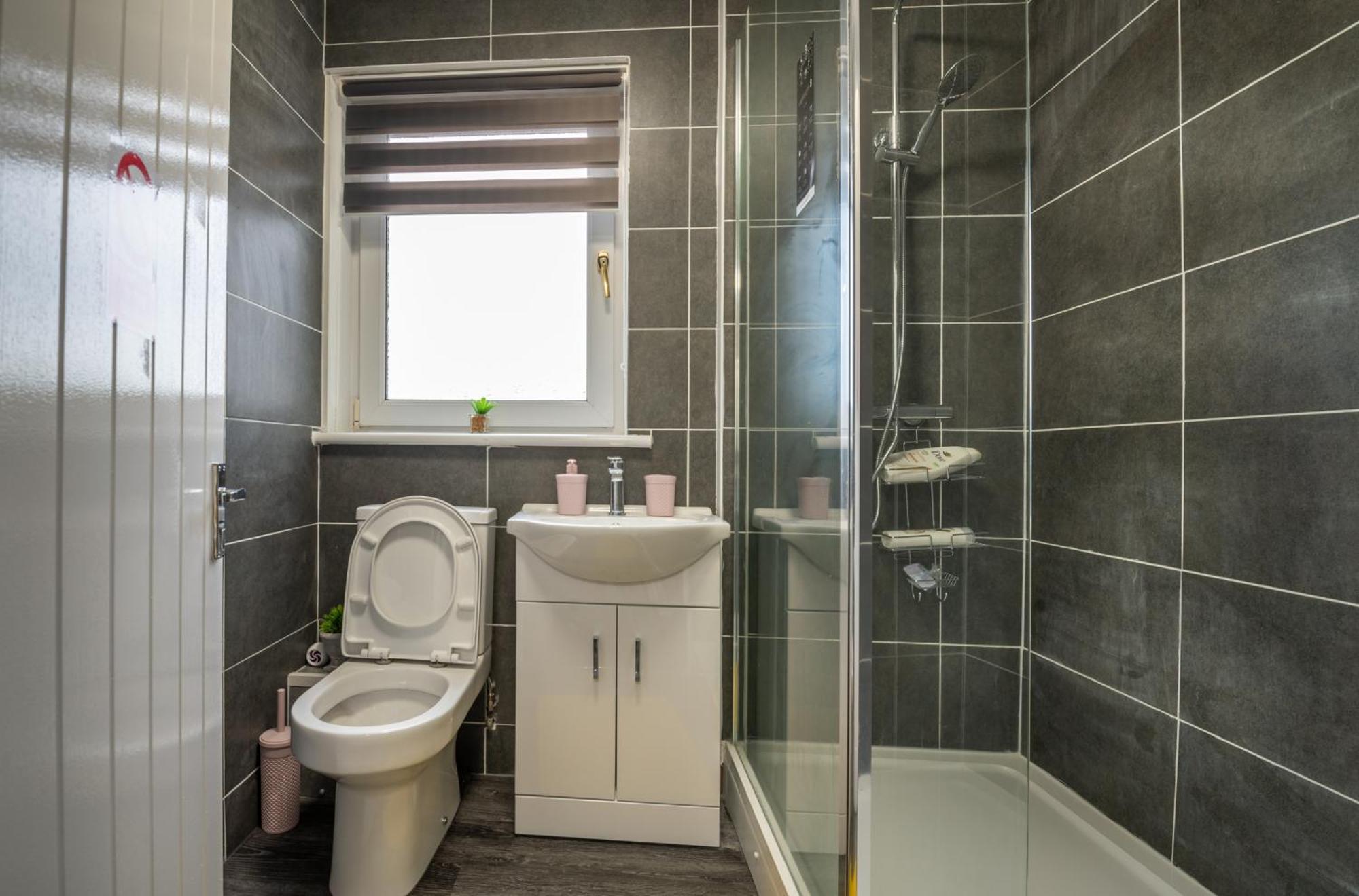 An Elegant 3 Bedroom House Aberdeen