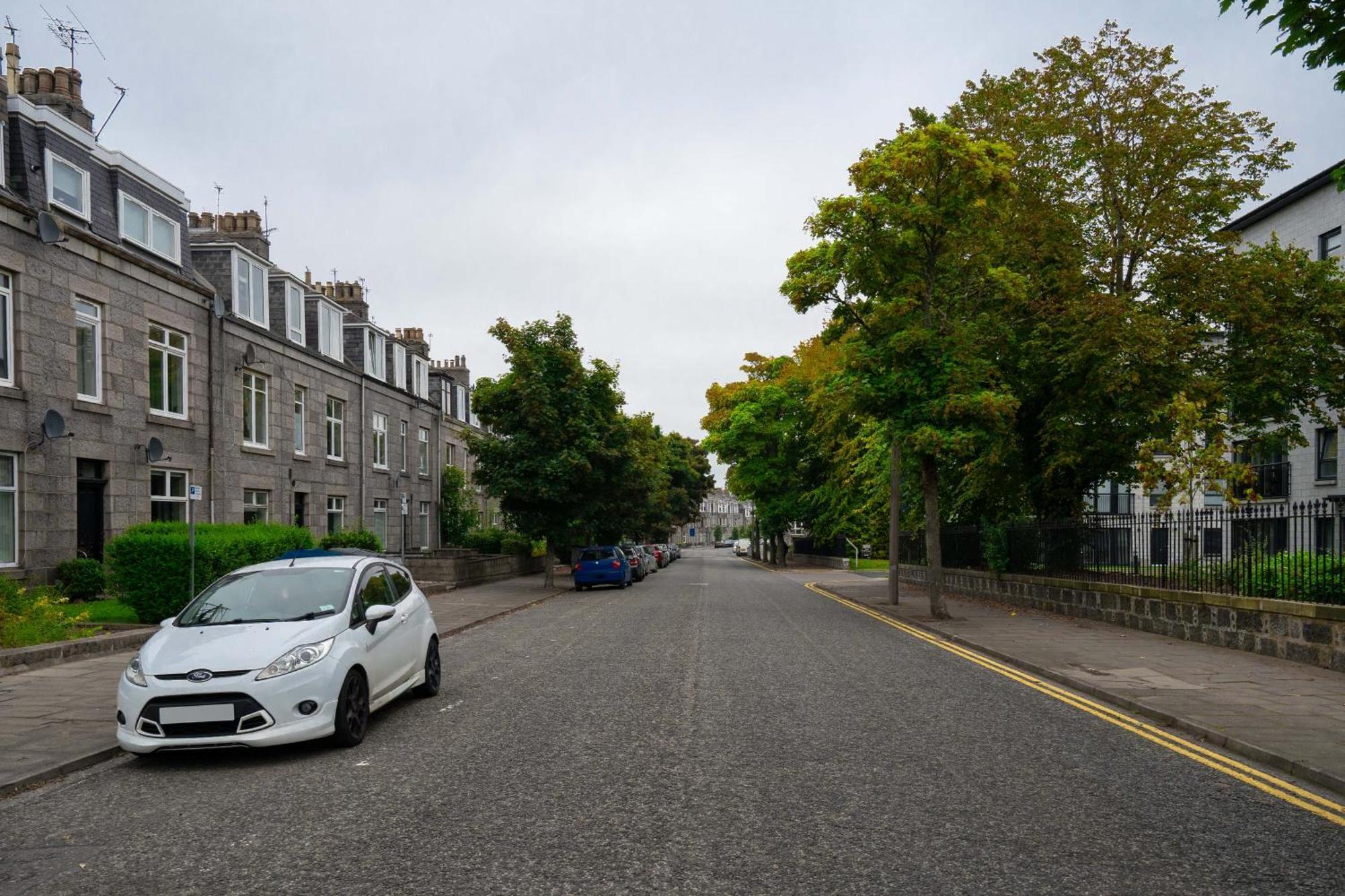 1bed - Ground Floor - Fast Wi-fi Apartment *