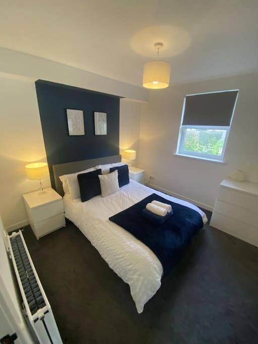 Location, Private Parking, Free Netflix Apartment *