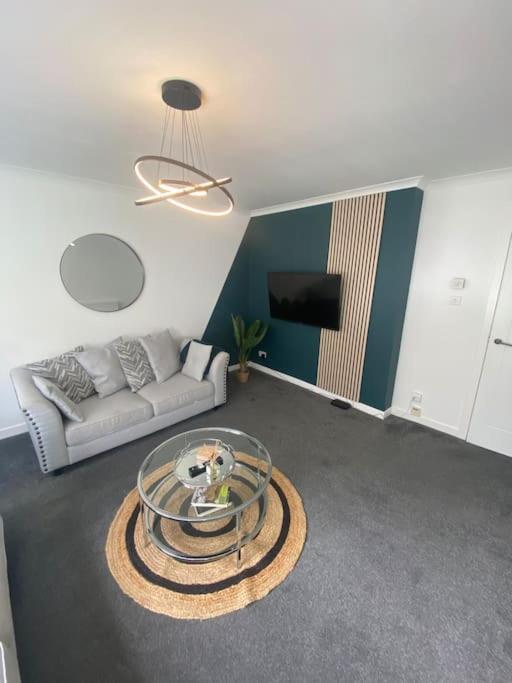 Apartment Location, Private Parking, Free Netflix