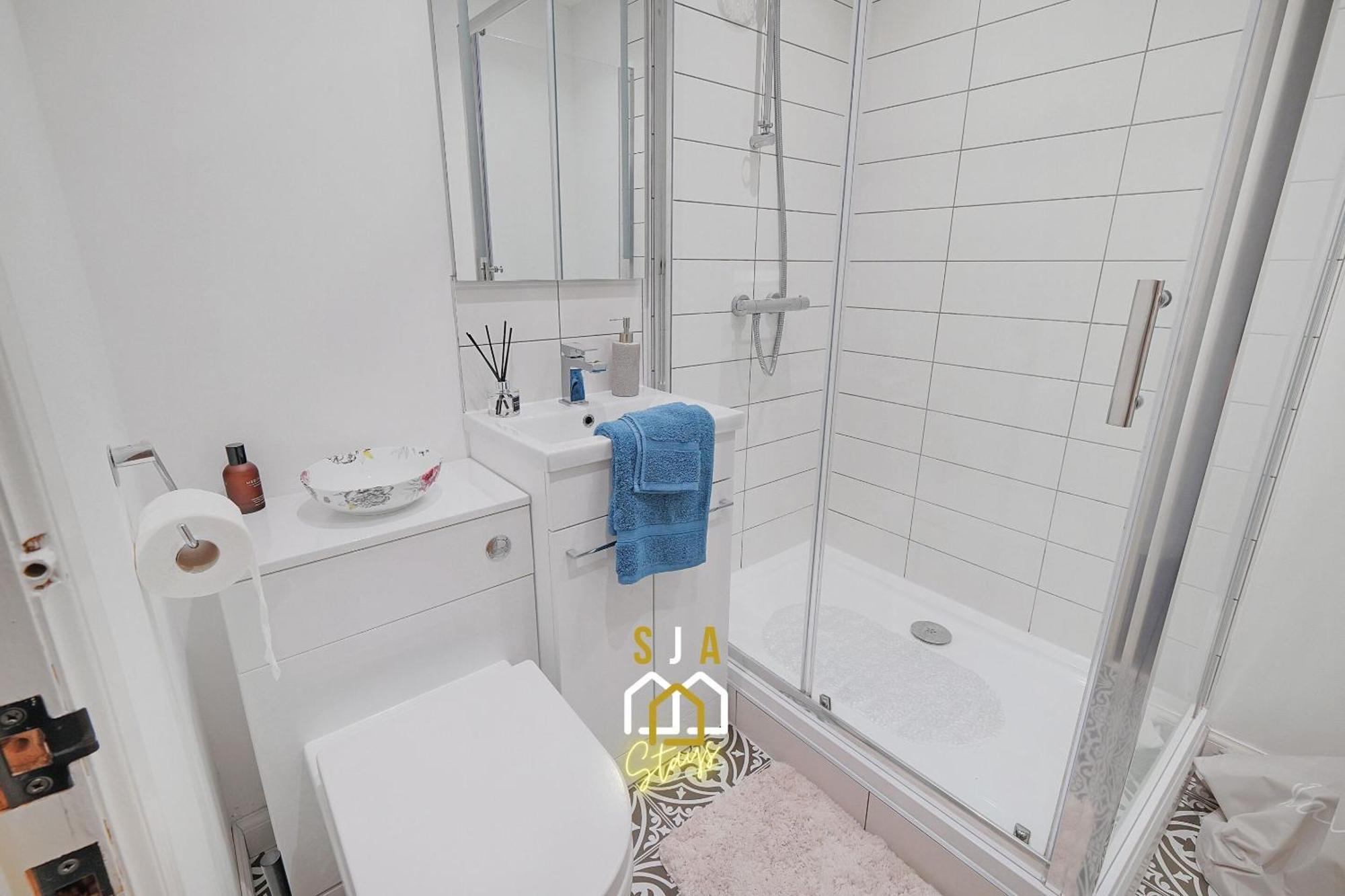 Dee Street - Sja - Modern 2 Bed Apartment *
