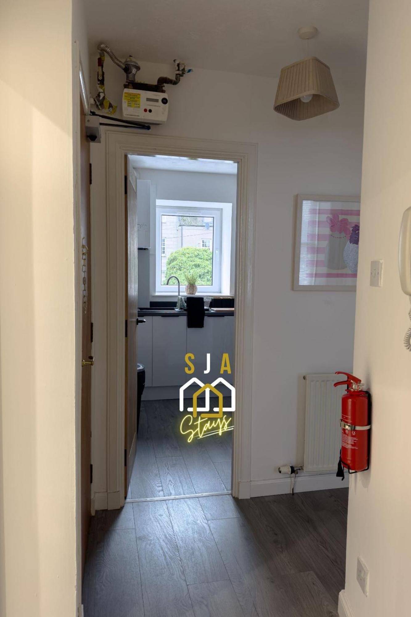 Dee Street - Sja - Modern 2 Bed Apartment *