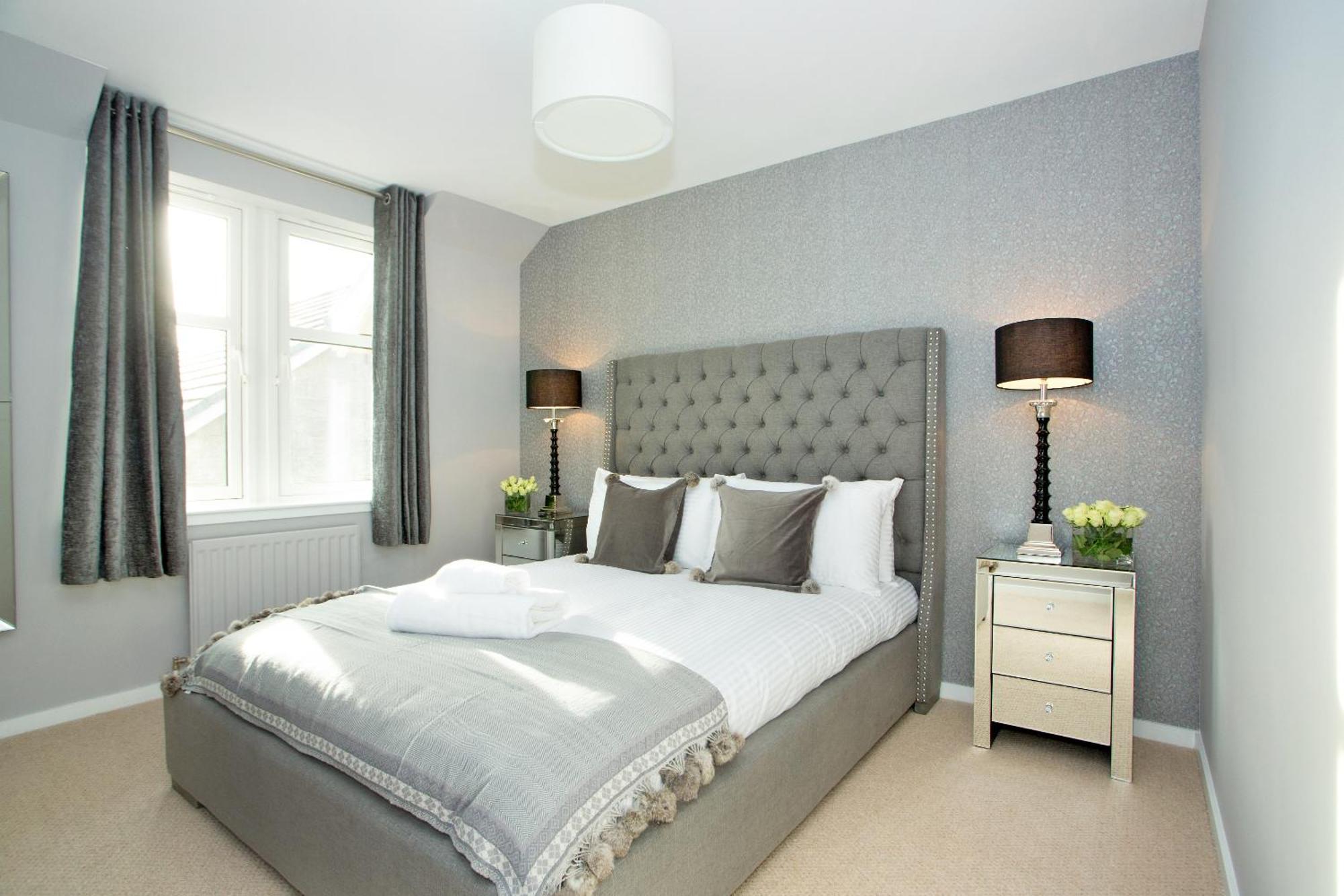 Contemporary Close To Centre Apartment Aberdeen