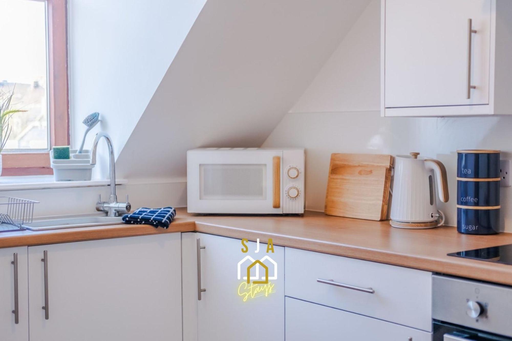Summerfield - Sja - Modern 1 Bed Apartment *
