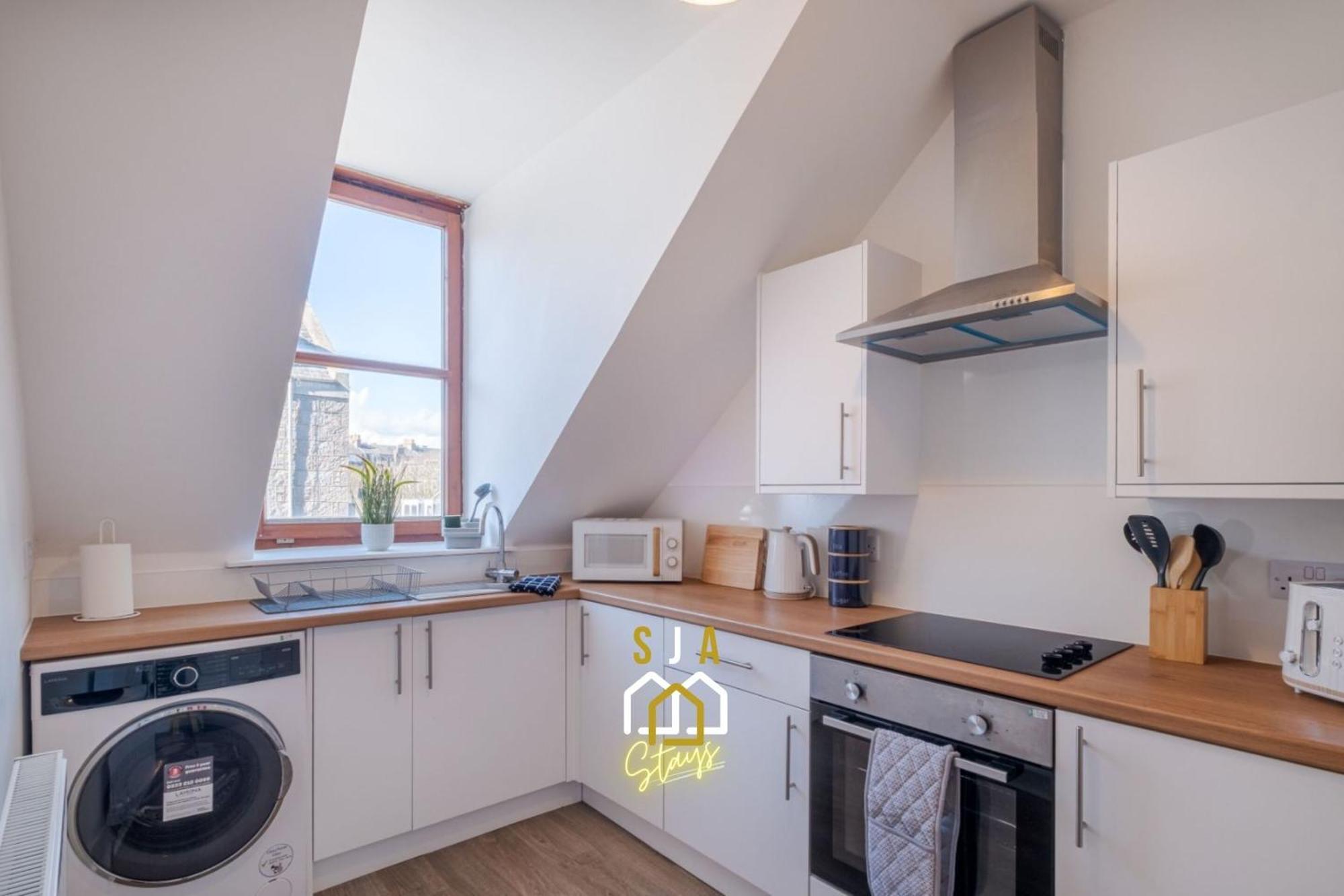Summerfield - Sja - Modern 1 Bed Apartment *