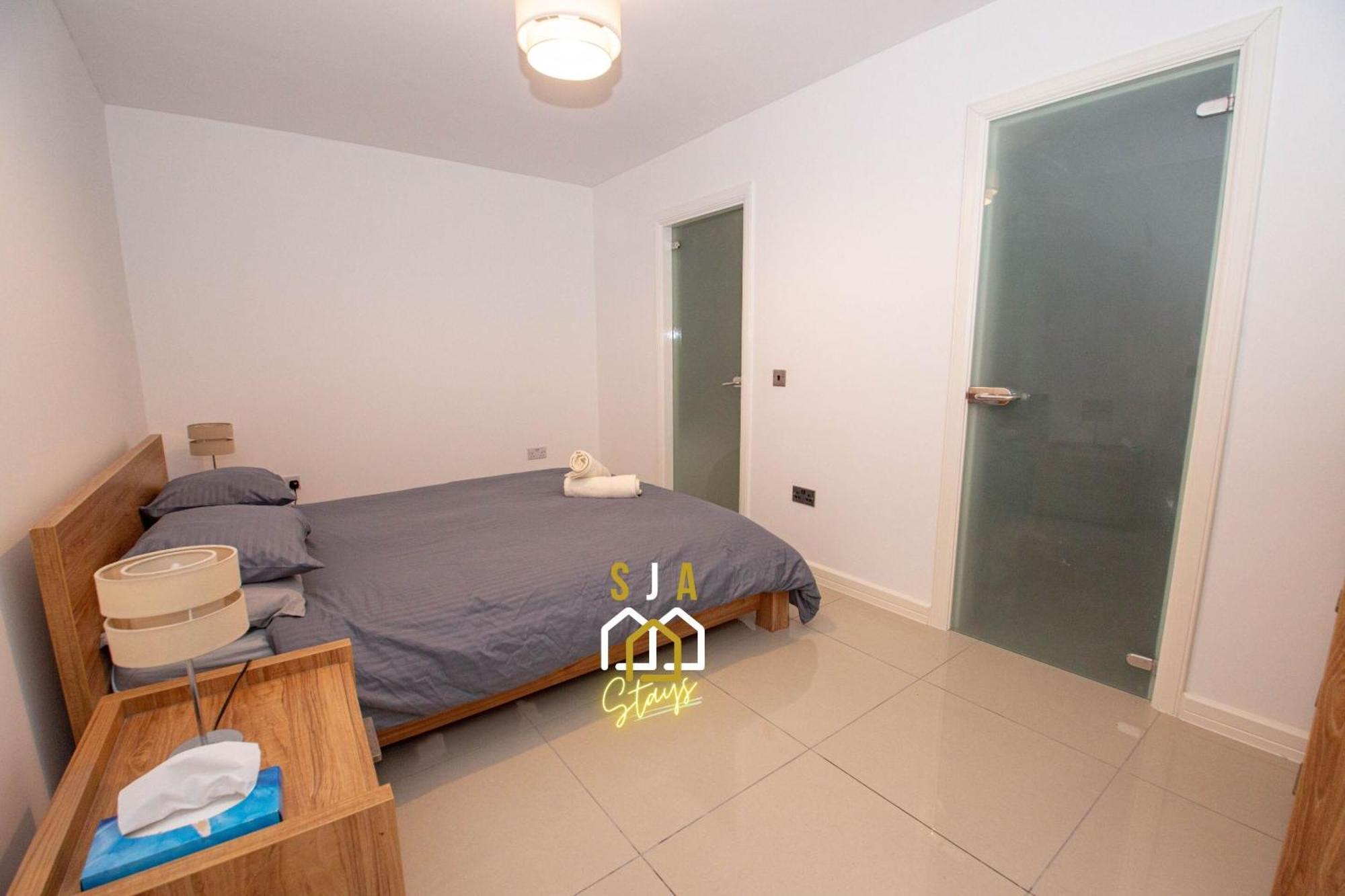 Affleck 1 - Sja - Modern 2 Bed - With Parking * Aberdeen