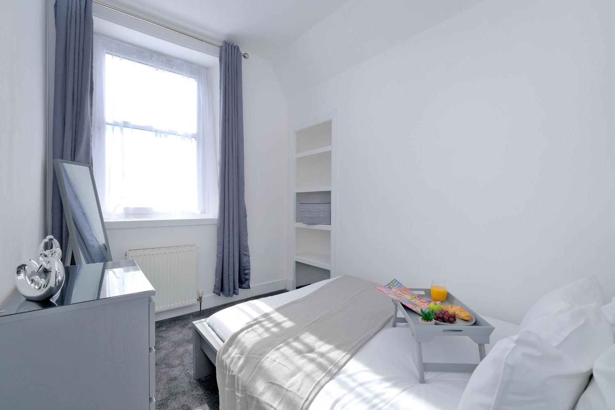 Stunning 2 Bed Centre Union Grove Apartment