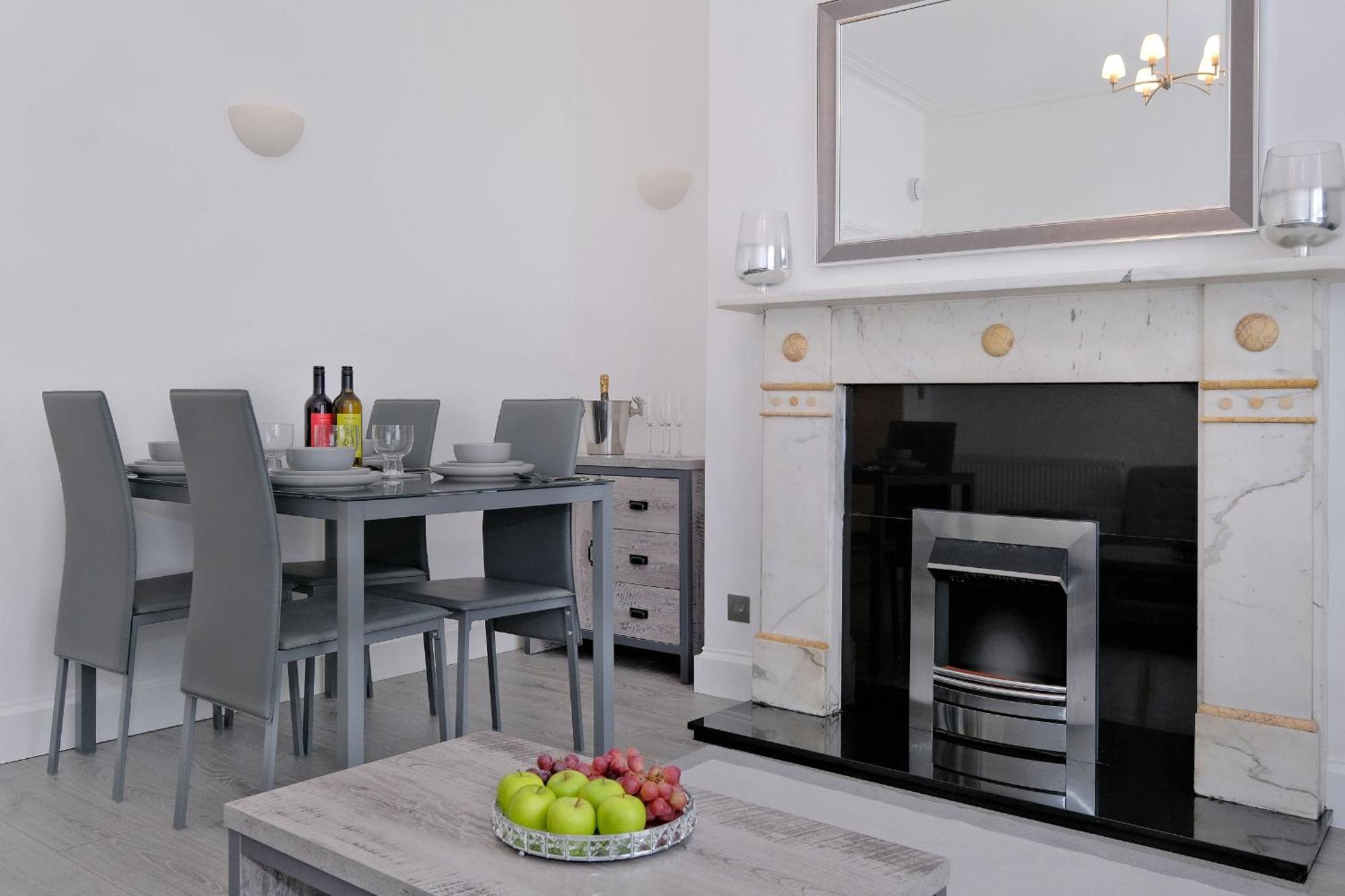 Stunning 2 Bed Centre Union Grove Aberdeen