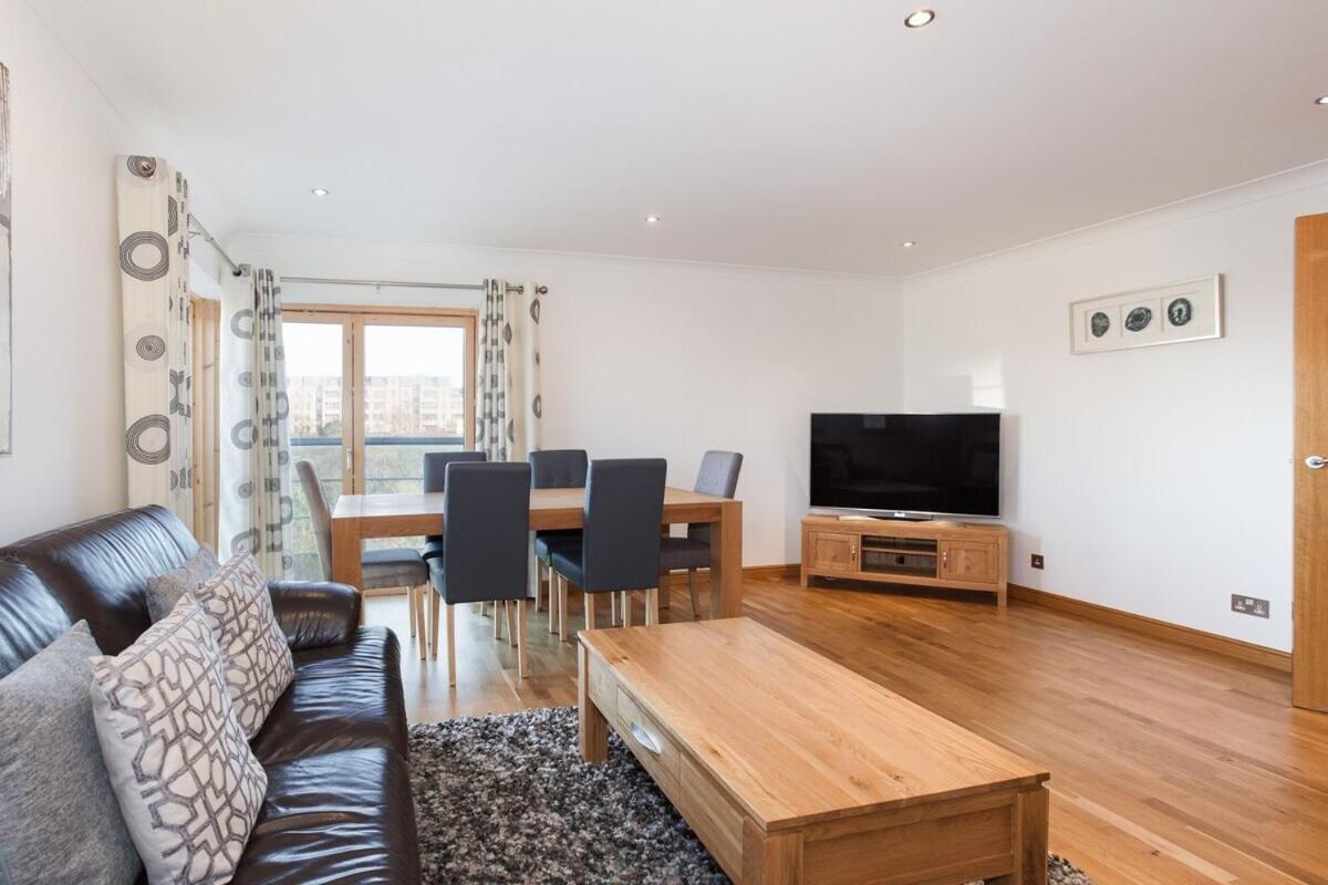 Executive 3 Bed Apartment *