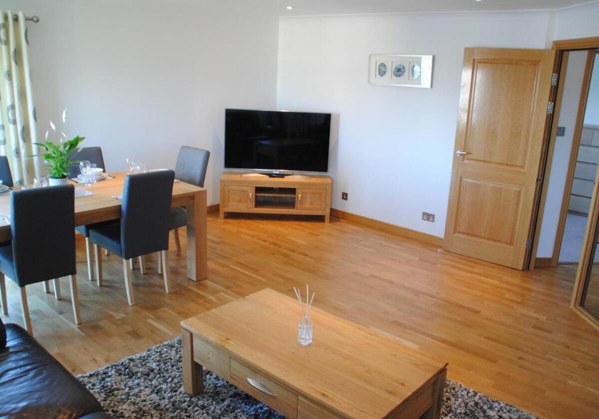 Executive 3 Bed Apartment *