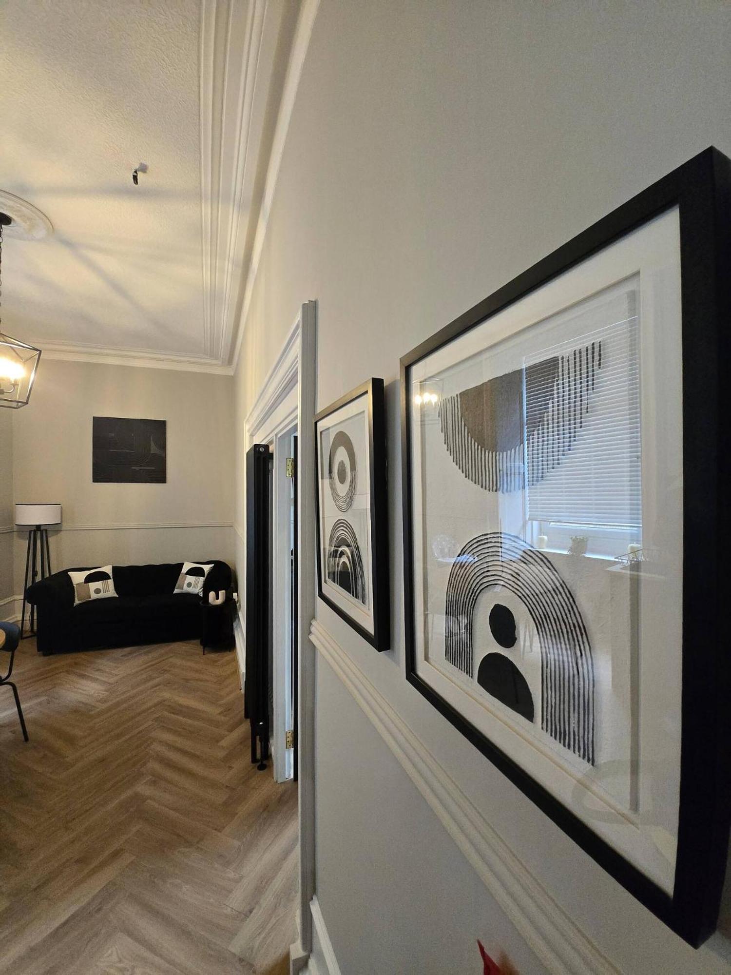 Apartment Luxury W/ 3 Beds + 24hr Check-in Aberdeen