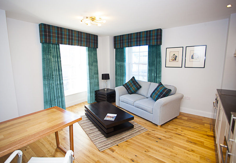Douglas Hotel 3*
