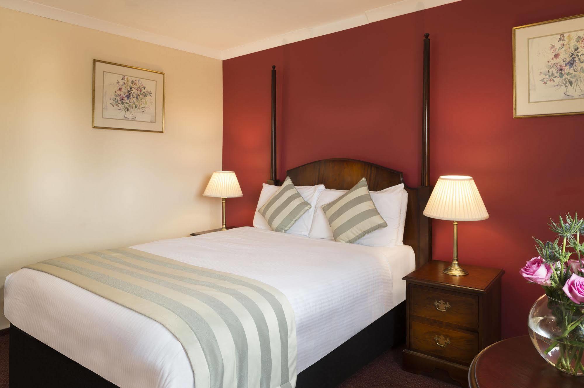 Copthorne Hotel 4*
