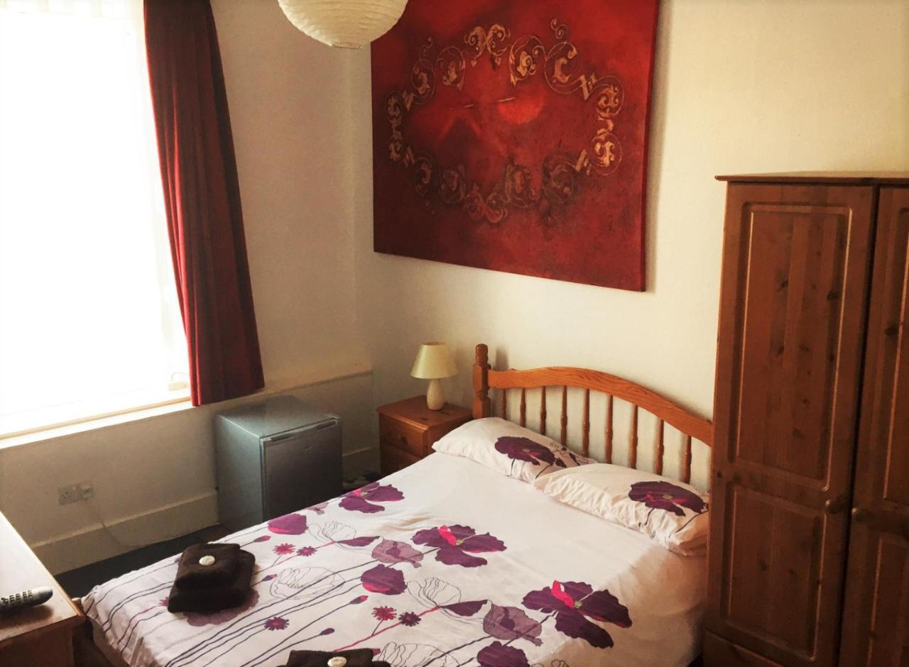 Antrim Guest house *