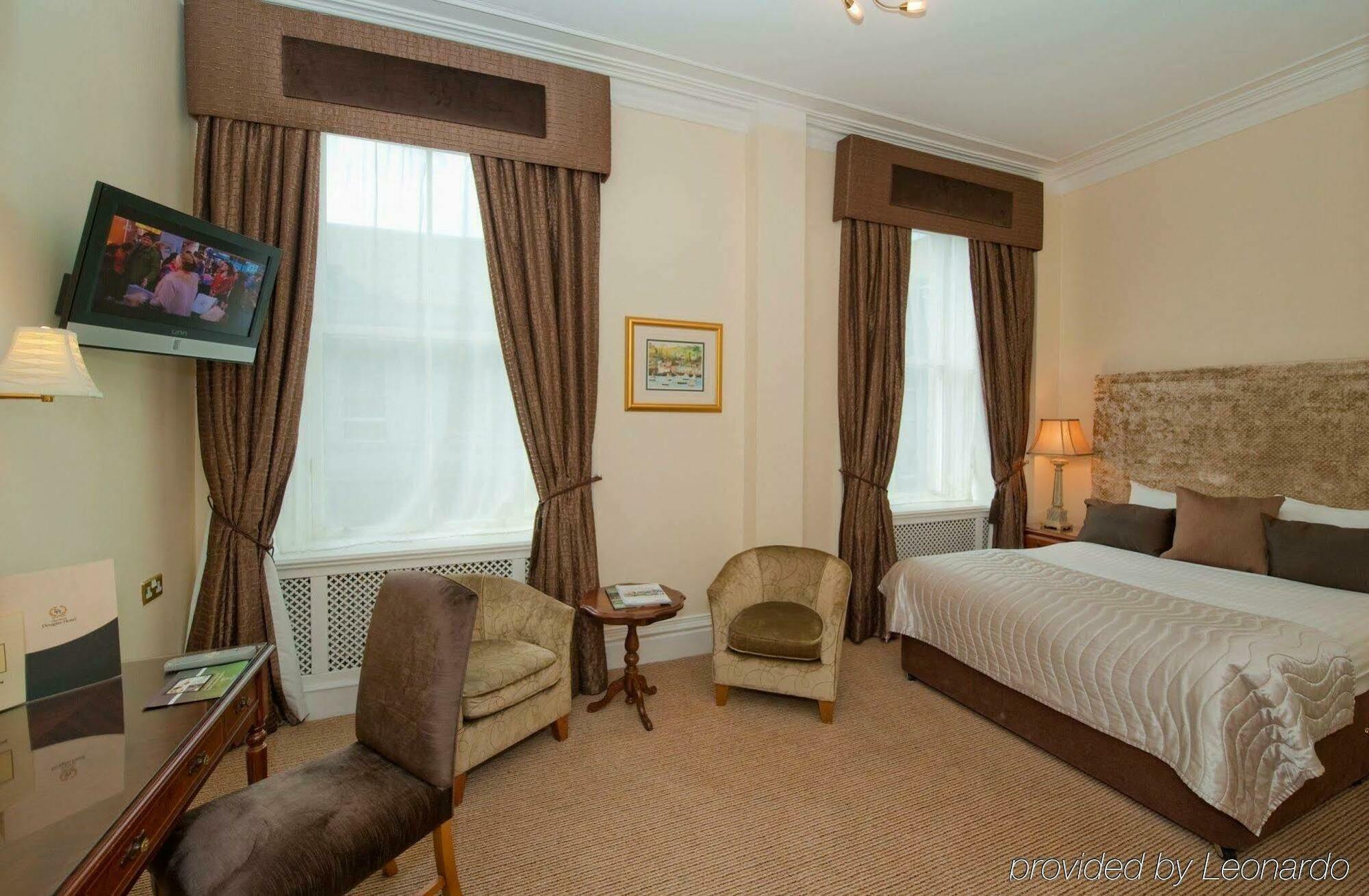 Douglas Hotel