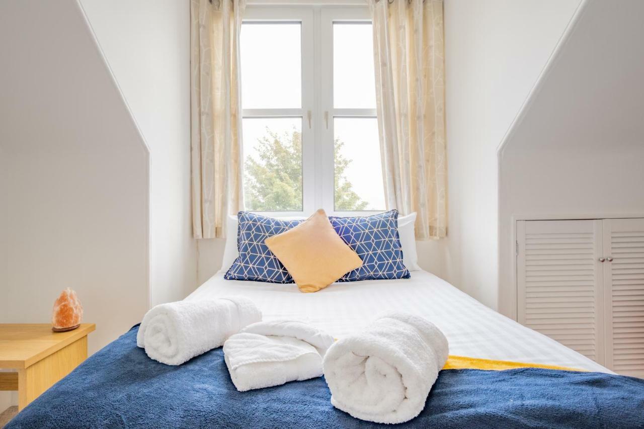 2 Bedroom At Sensational Serviced - Clifton Road * Aberdeen