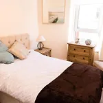 Stylish 2 Bedroom, City Centre Apartment
