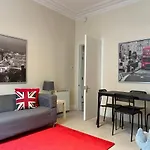 Beautiful 2 Bedroom Apartment- Prime Location, Aberdeen Centre