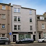 Town And Country Chapel Street Apartments
