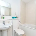 Stunning Executive Relocation 2 Bed Apartment