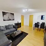 Orangeapartments Riverside Drive,5 Minutes From City Centre
