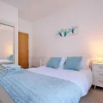 Modern & Spacious Apartment In City Centre