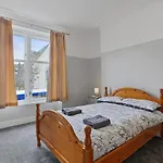 Lovely 3 Bedroom Apartment In Aberdeen Centre