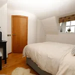 Unique 2 Bedroom Cottage In Fittie
