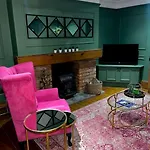 Historic Cottage In The Heart Of Old Aberdeen.